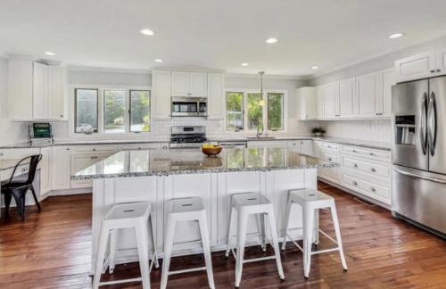 Month to Month and Seasonal Luxury Lakefront 5 bed 5 5 bath Estate Home - Foto 7