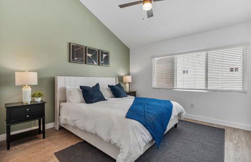 Stylish Phoenix Suite by Zenia Stays - Central & Cozy Escape - Foto 13