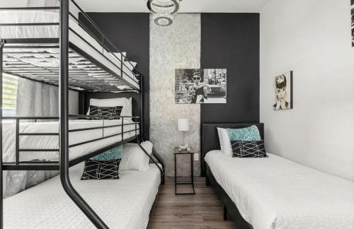 Unit 105 Stylish Condo with Free Parking and Close to Downtown - Foto 26