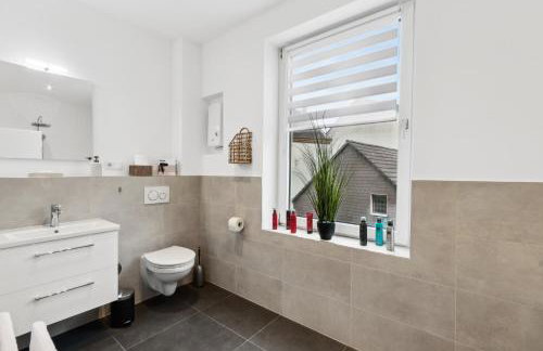 Modern-Netflix-Messe-Veltins Arena-Free Parking - Foto 22