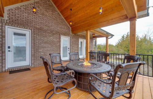 Tranquility Lake Getaway with Hot Tub on 27 Acres! - Foto 23