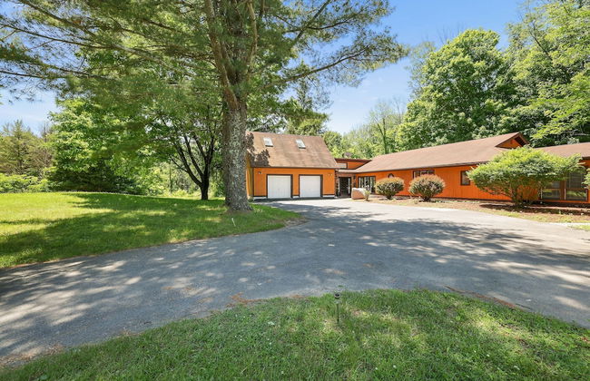 Paradise Retreat by Avantstay Pool Hot Tub Game Room - Photo 47