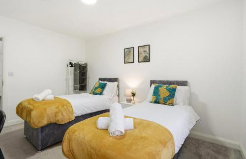 Spacious Ensuite Home near M6 with Driveway Parking - Foto 14