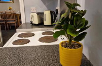 3Bed-Near A1 Motorway-FreeParking-by Holiday Homes - Foto 16