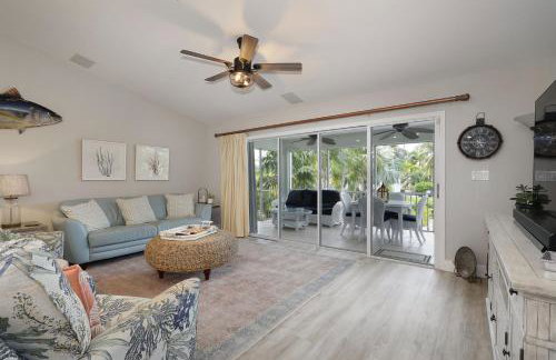 Waterfront Luxury Home With Pool And Boat Dock 3 Bedroom Home by RedAwning - Foto 23