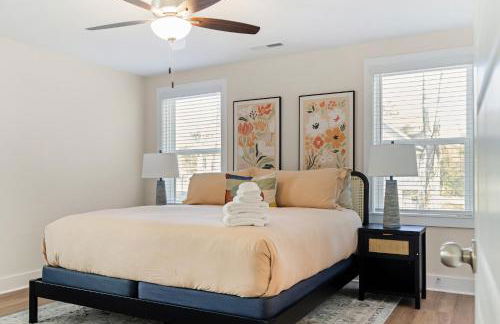 Family-Friendly 4BR with Fenced Yard & Parking - Foto 34