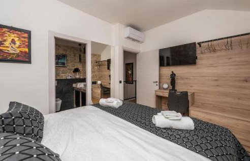 Beautiful Home In Poljaci - Foto 26