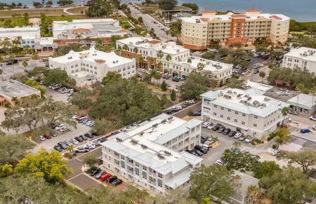 NEW! Canopy Cove, Luxury Downtown Apartment Near Main St - Foto 27