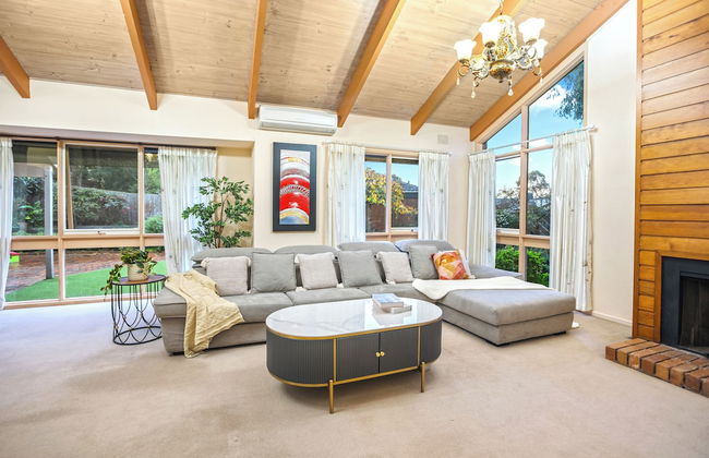 Stylish Retreat at Wheelers Hill 5BRM - Foto 25