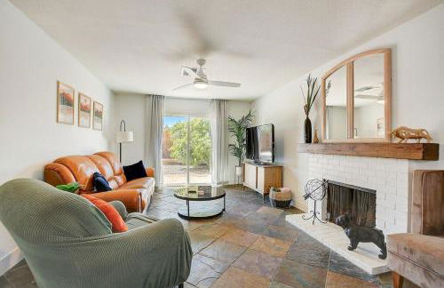 Pool & Hot Tub! Centrally Located, Less Than 3 Miles to The Strip! - Foto 41