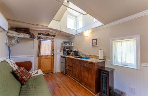 Little Red Caboose - Foto 31