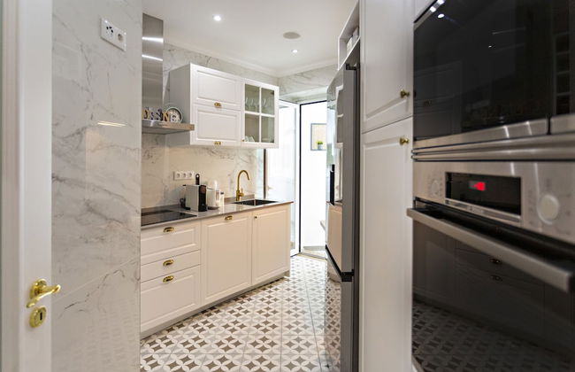 Blue Peacock in Faro - Photo 13