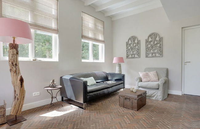 Holiday Home With a Terrace at Bedafse Bergen - Photo 1