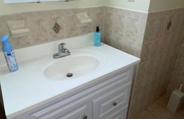 Cozy 2 Bedrooms 1and half Bathrooms Near Prudential with Parking Entire Apartment - Foto 7