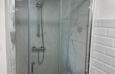 Watford Junction, King Size Bed - Foto 13