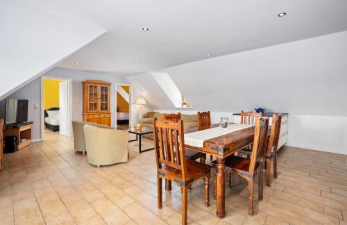 GUT KLETKAMP "Altes Backhaus" - Freistehendes Landhaus mit 7 Schlafzimmern I Kamin I Garten & Terrasse I 15 Min zur Ostsee I Parkplätze I Hundefreundlich I Bar I WLAN - Foto 21