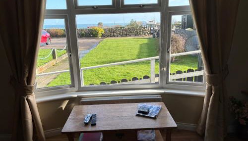 Moneydarragh Cottage with uninterrupted mountain and sea views- Hot tub available for hire at extra cost - Foto 3