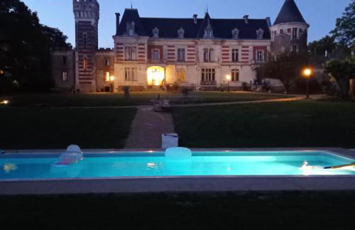 la tour carrée d'un chateau - Foto 1