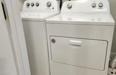 Cozy Penthouse at Towson City View - Foto 22