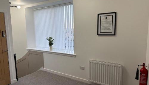 The Drapers - by Caithness Luxury Apartments NC500 - 4 Bedroom Luxury Central NC500 Apartment-Sleeps 8- Sleeps Work teams upto 4 & holiday makers upto 8 - BUDGET FRIENDLY FOR LONG STAY TRADES - CONTACT US - - Foto 3