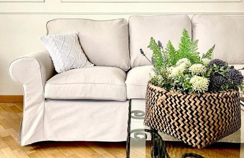 CHARMING COMO - Apartment downtown in the pedestrian area with 2 double bedrooms and 2 complete bathrooms a spacious living room and full equipped kitchen - Foto 1