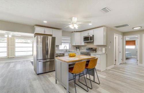 Private Hot Tub Breezy Seminole Stay! - Foto 9