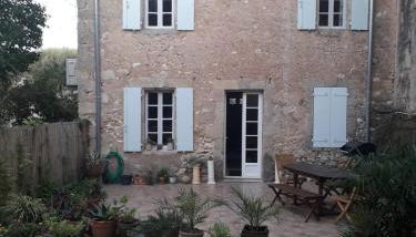 Maison Rose - Maison de village avec jardin privé, centre Capestang - Foto 4