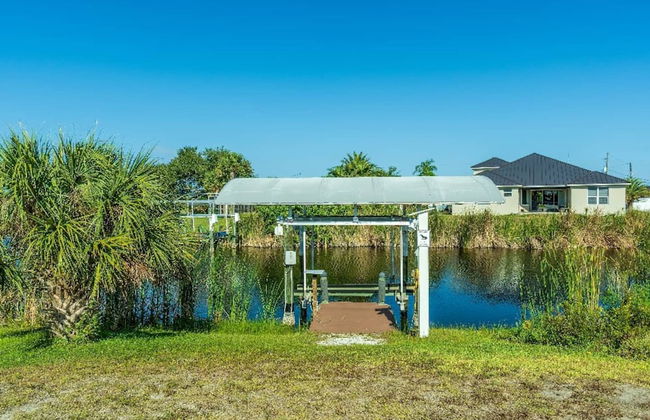 Canal Dreams 3 BR 2 BA Pool Home on the Canal - Photo 8