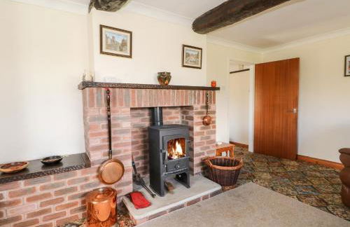 Hawksbridge Bungalow - Photo 6