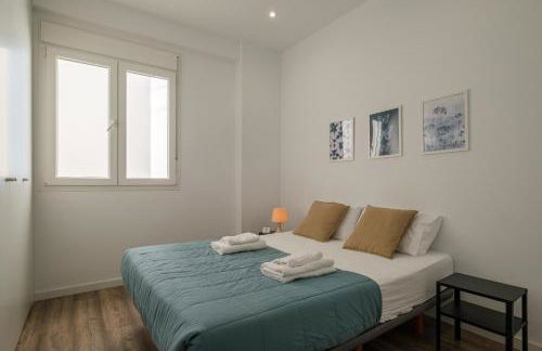 Modern, Stylish Apartment - Photo 17