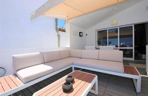 Beachhouse GALORE - Photo 3