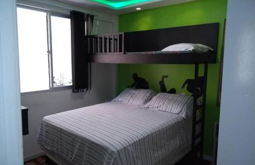 Apê Beira Mar Balneário Camboriú Pé na Areia próximo a Roda gigante Com Churrasqueira e garagem de fácil acesso poucos metros do Mundial de Beach tennis - Foto 12