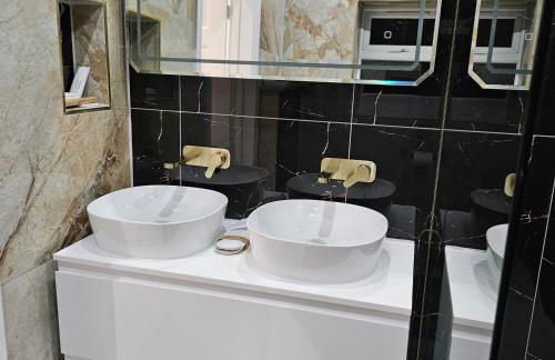 Vancouver Place - Photo 22