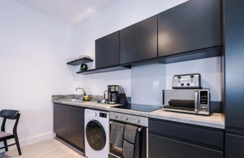 Modern 1BR Apartment in Central Warrington - Foto 19