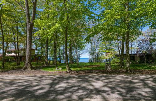 My Blue Haven - Shared lake access across the street! Glamorous home! - Foto 3