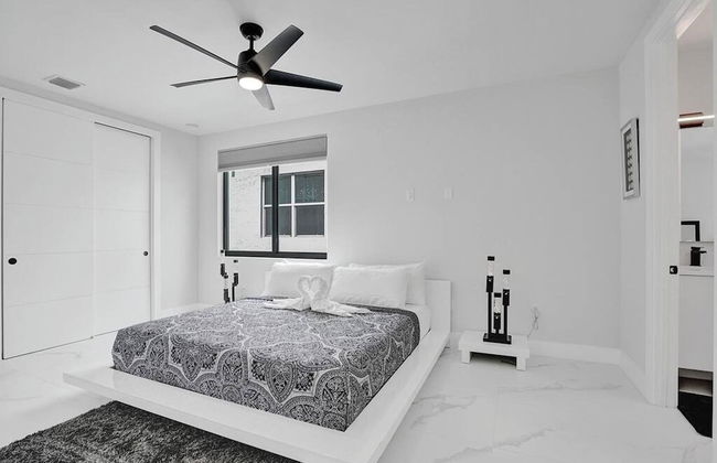 4BR w htd Pool Walk to Las Olas 5mins to Beach - Foto 23