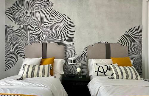 Urban Sky with Balcony and Sea View P&O 26H - Photo 25