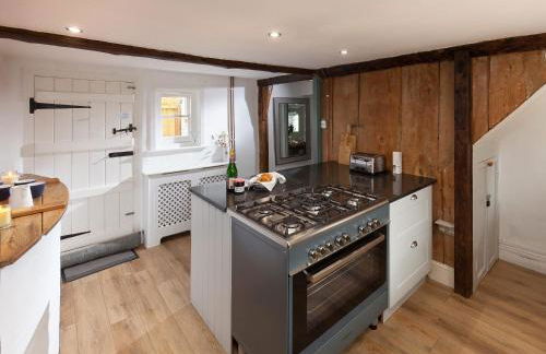 Hurst Cottage - Photo 7