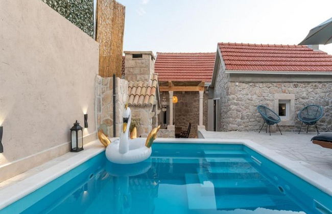 House of Nice Memories - Photo 1