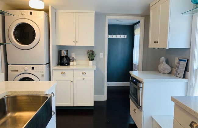 The Cottage! Chic Bungalow Near Old Town Square! - Foto 5