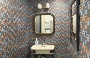 Classy 3-Story Downtown Apt - Great Location - Foto 8