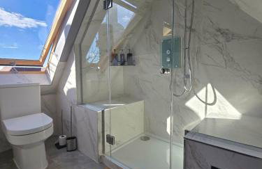 5 Bedrooms, Pool Table, Sleeps 10, Contractor Stays, Family Gatherings - Secure Free Parking - Foto 22