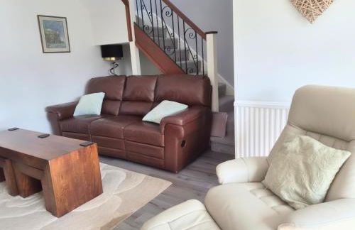 Alverstoke Manor - family home with pool table - Photo 13