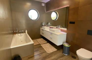 Luxury villas with heated pool & panoramic ocean & valley views - Foto 11