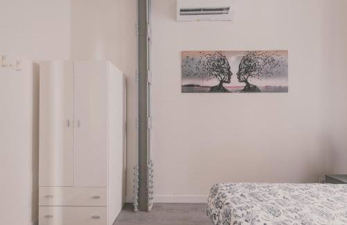 Amplio Piso de 7 habs, 4 baños sobre calle Gran Vía - Foto 45