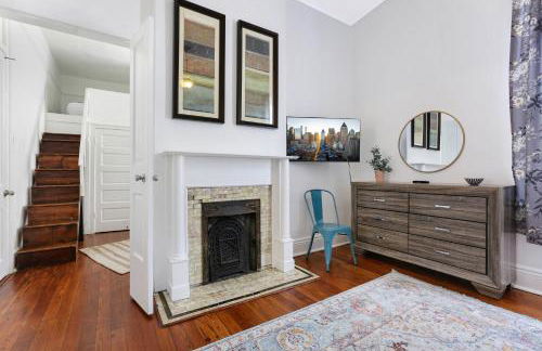 Uptown Spacious 4BD/3BA with Historic Charm - Foto 20