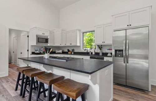 Dirt Merchant Chalet Trail Access Hot Tub on Back 40 Trail - Foto 39