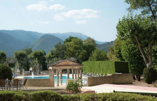 A beautiful 2 persons studio in a chateau with swimming pool - Foto 60