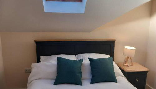 Roomy Penthouse 2 double bed apartment - Spacious - Central Beeston - Free secure parking - - Foto 5