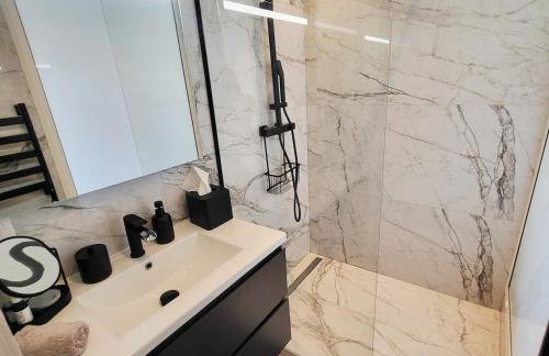 Exceptional 3-room apartment in quiet Cannes - Photo 14